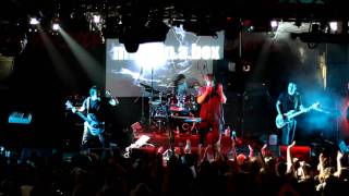 mind.in.a.box - 8 Bits (live)