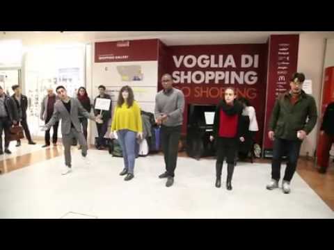 FLASH MOB CANTANTI ACCADEMIA DELL'OPERA DI FIRENZE