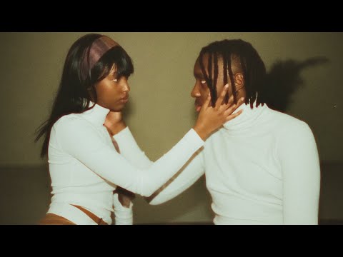 Mopiano - With U (Official Video)