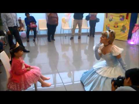 Show Infantil A-1 de Princesas Disney "La Cenicienta" con Estrellas Mágicas Mágicamente Divertido