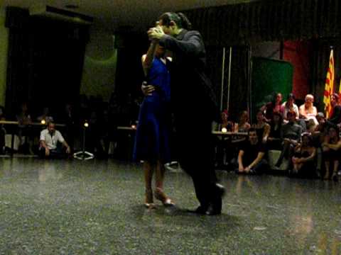  Jorge Pahl  and  Luna Palacios  are  dancing  to  the  tango  "  No MIentas  "