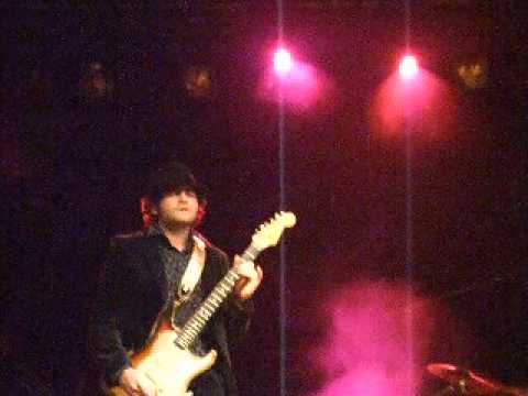 Vanessa Paradis (ft Mathieu Chédid) "Pourtant" @ Elysée Montmartre (Paris)