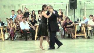 Laura Grandi y Eduardo  Pareja Parejita bailando el tango NOCHERO SOY en la MILONGA DEL MORAN