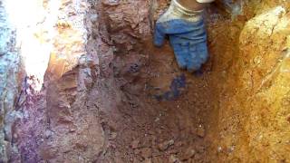 preview picture of video 'Mining a Big Quartz Crystal Pocket in Mount Ida, Arkansas __ PART 1 of 2'