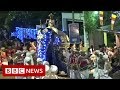 Sri Lanka elephant runs amok in parade - BBC News
