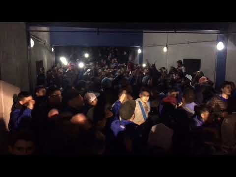 "â€œA todo ritmo La Pandilla De Liniersâ€ + â€œacá llego la Banda del barrio de liniersâ€" Barra: La Pandilla de Liniers &bull; Club: Vélez Sarsfield &bull; País: Argentina