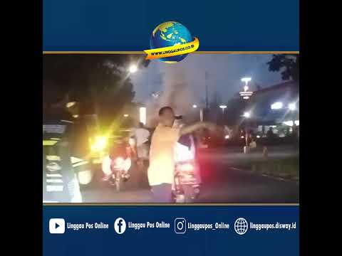Mobil Terbakar di Depan Hotel QR Lubuk Linggau
