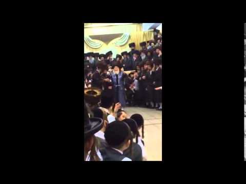 Bobover Rebbe Mitzvah tantz at Bobov viznitz wedding