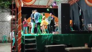 Download lagu Cinta terlarang mp3