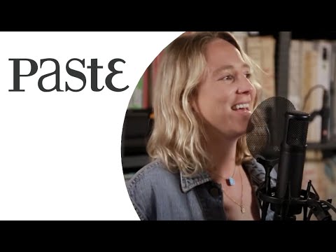 Lissie - Cowboy Take Me Away | Paste