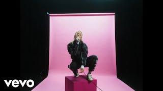 Songtext von Julie Bergan - Waste A Tear Text Musik-video-Miniaturansicht