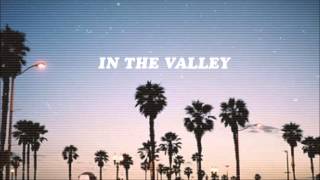Marina and The Diamonds - Valley of the Dolls (Lyric Video)