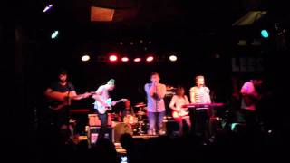 Los Campesinos! - Every Defeat A Divorce (Three Lions) 22/01/2012 Toronto