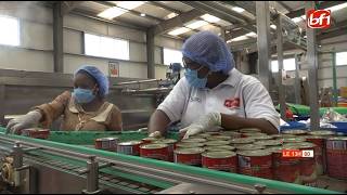 Transformation de tomates : des délégués régionaux de l’APEC visitent l’usine de la SOBTO