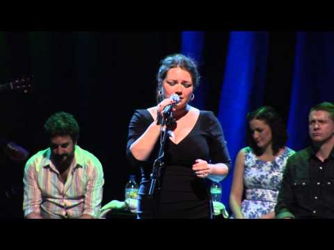 Pauline Scanlon sings Deartháirín ó Mo Chroí