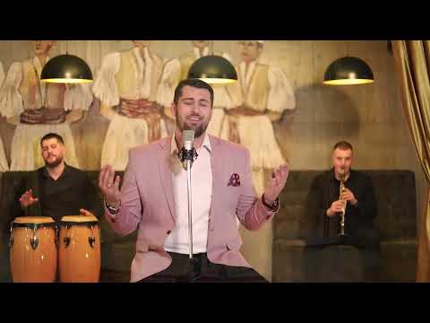 Vegim Furra - Më shikjon me buz në gaz