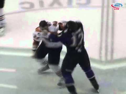 Richard Clune vs Zac Rinaldo