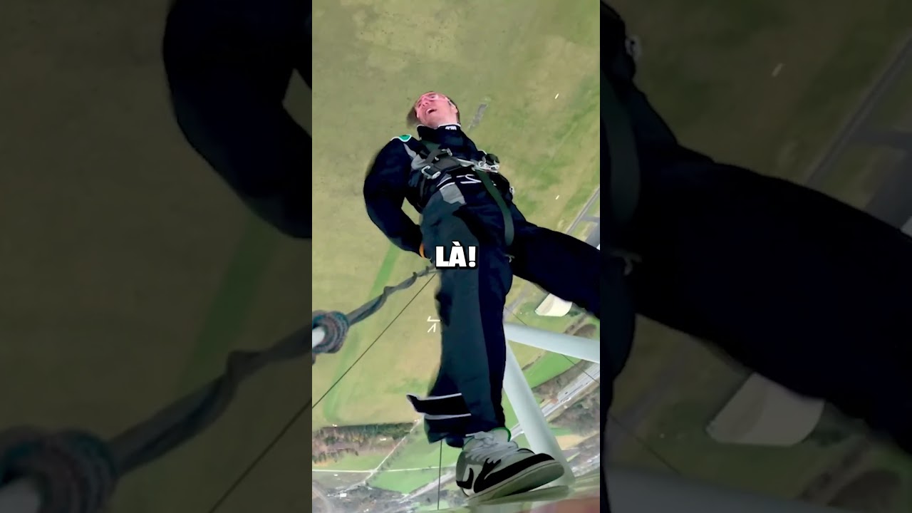 Seb est debout sur un avion en plein vol thumbnail