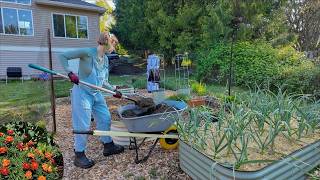 a week in my garden 👩‍🌾🌱🍓 relaxing planting, spring clean up, & a new raised bed