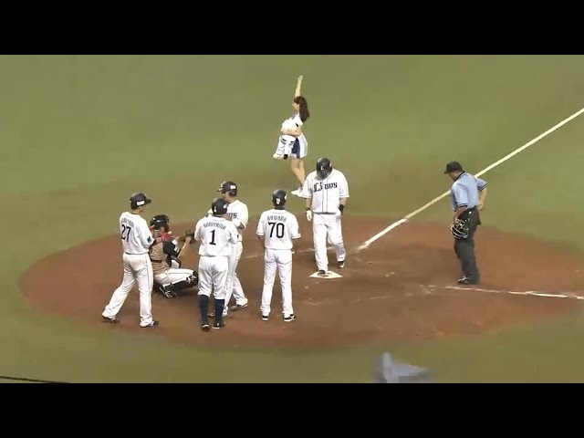 【5回裏】おかわり弾で歴代トップタイ!! ライオンズ・中村 通算15本目の満塁ホームラン 2015/7/24 L-F