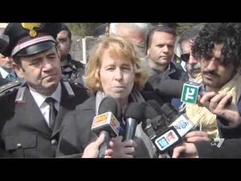 Tg La7 16/03/2011 - Sbarchi: Lampedusa allo stremo