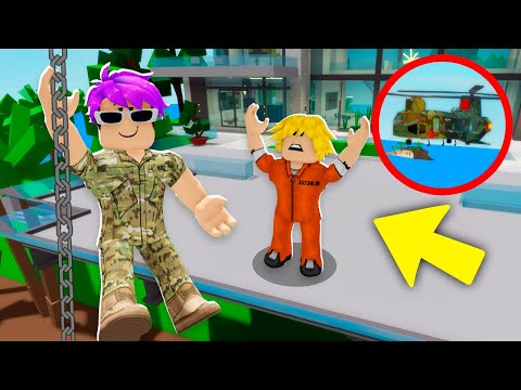 I RESCUED MY FRIEND with THE NEW HELICOPTER! (Brookhaven)