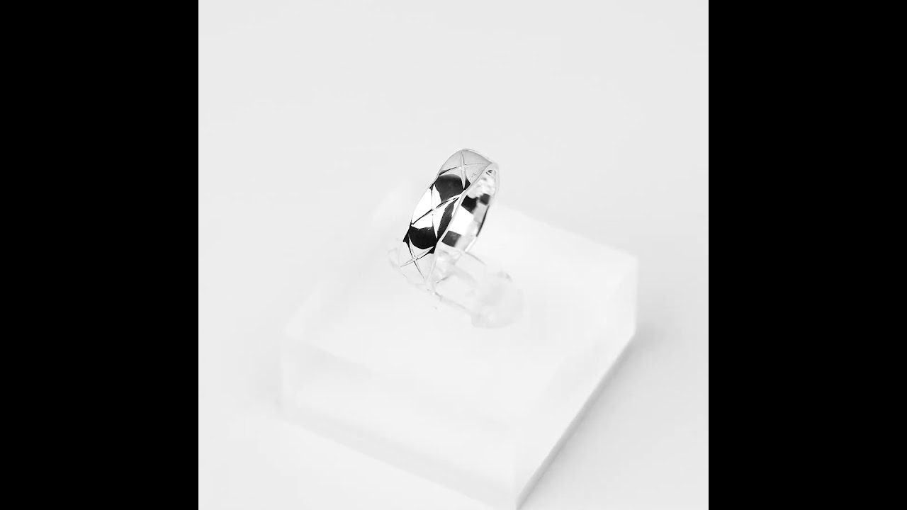 Nhẫn Bạc NCJ26 Khắc Hoạ Tiết Quả Trám Chariot Jewelry