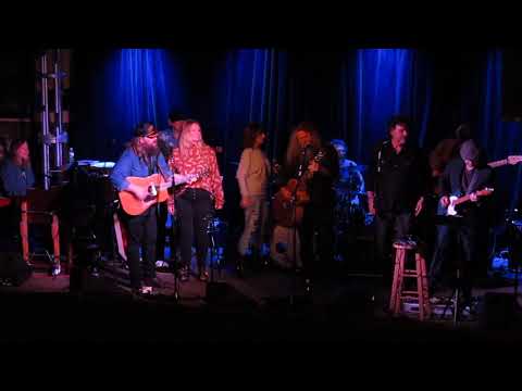 Chris Stapleton & Jamey Johnson w Mickey Raphael 2020 - "I Ain't Living Long Like This"