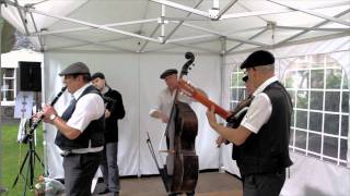 RAD HALAILA (The Klezmerantics)