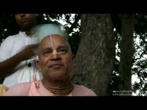 Subhag Swami - Service is What Guru Asks to Do - Goshala, Vrindavan