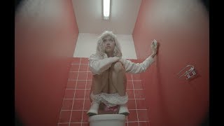Пошли ловить снежинки ртом а то придется
