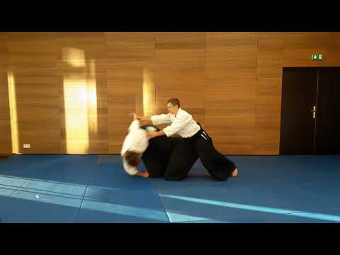 Tachi waza, Katate dori, Soto kaiten nage