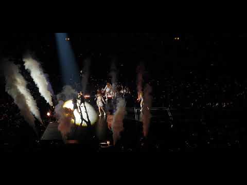 BLACKPINK - BOOMBAYAH(붐바야) | WORLD TOUR | LONDON | FANCAM