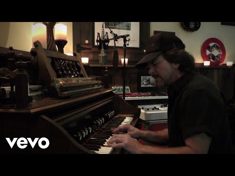 Eddie Vedder - “River Cross” (One World: Together at Home)