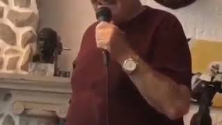 Vicente Fernandez  Cantando a sus 79 años .