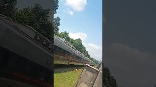 Download lagu KA Argo Lawu Tiba Di Stasiun Purwokerto dan Berpapasan Dengan KA Sawunggalih mp3