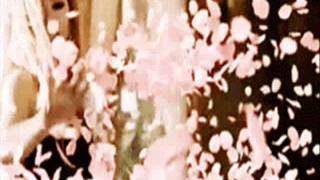 Alone- Avril Lavigne