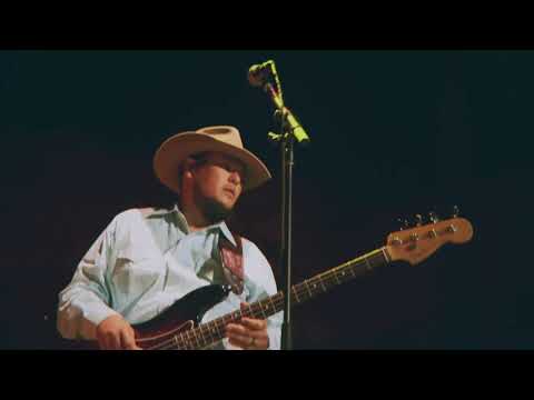Cody Jinks - Chasin' that Neon Rainbow (Live at Red Rocks)