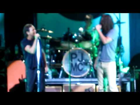 Pearl Jam - PJ20 - Hunger Strike with Chris Cornell - Sep 3rd, 2011 - Alpine Valley - 1080 HD