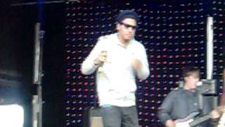 KiD BRiTiSH - Our House Is Dadless Live