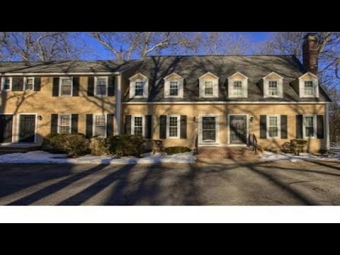 20 Woodland Dr, Lowell, MA Presented by Deborah Higgins.