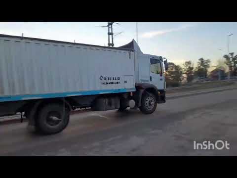 CAMIONES EN CRUCE DE RN158 Y RN19 , SAN FRANCISCO , CORDOBA , ARGENTINA , VIDEO 309