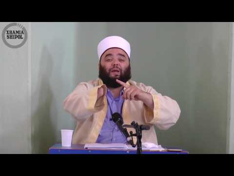 Komike: Cfarë i tha hoxha Fatmir, një djalit të ri,për t'ia shpëtuar kurorën