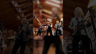 Download lagu Watch This Band Nail Their Solo #liveperformance #musicians mp3