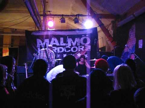 Sista Sekunden - Åldras med stil + släpp aldrig in dom live at Malmö Hardcore Fest