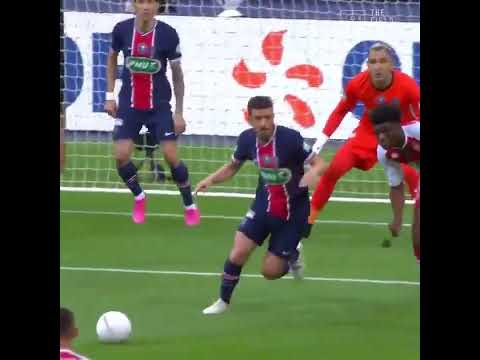 Marcelo Bielsa on (Raphinha) what makes a player special/have the capacity to unbalance.