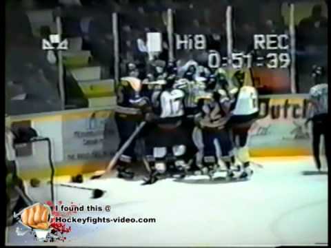 Jan 10, 1995 Saskatoon Blades vs Medicine Hat Tigers SCRUM WHL