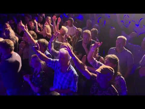 Clublied ijvv de Zwervers  (Waar in ‘t Bronsgroen eikehout)