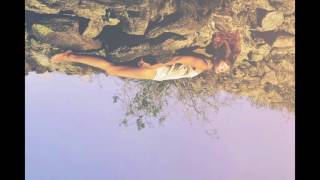 Ella Vos - White Noise