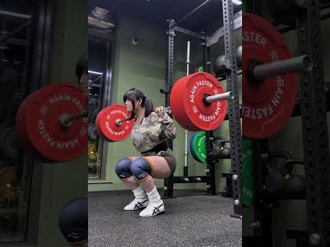 Depth check✅fom check✅120kg squat